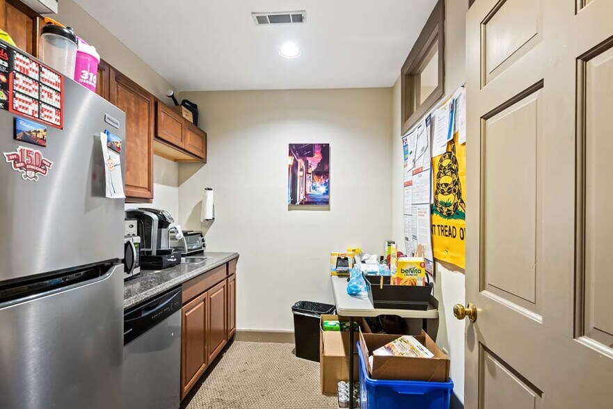 More Photos Of 11 Broad St, Charleston Office Residential For Lease