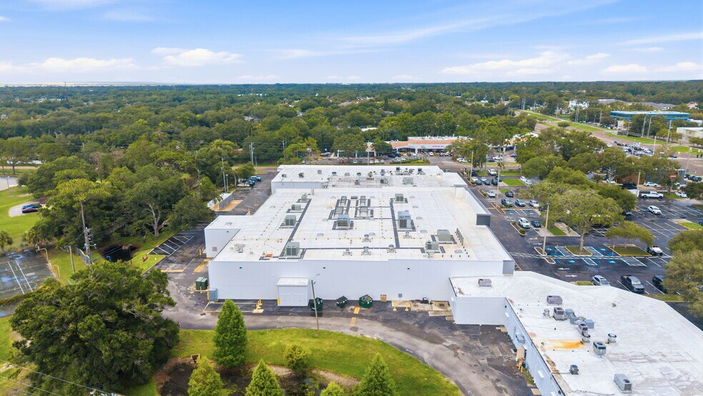 More Photos Of 2519 N McMullen Booth Rd, Clearwater Freestanding For Lease