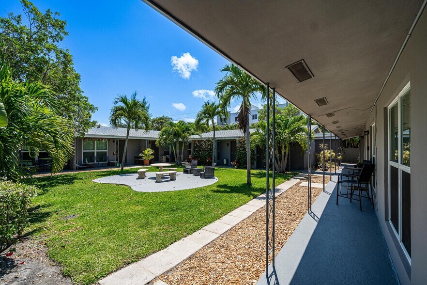 More Photos Of 2201 NE 14th Ave, Wilton Manors Apartments For Sale