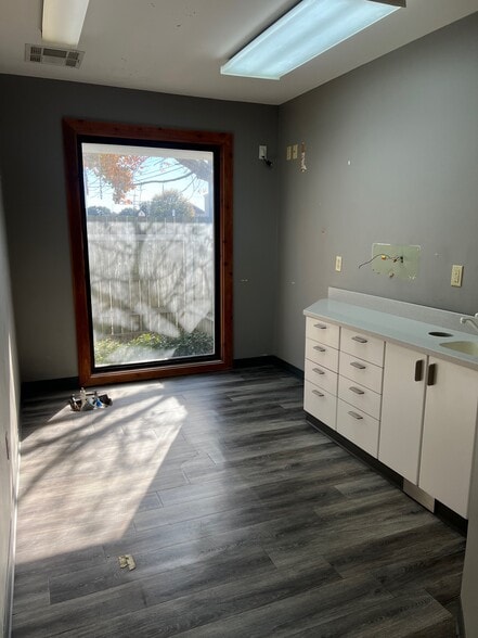 More Photos Of 2160 Airline Dr, Bossier City Medical For Lease