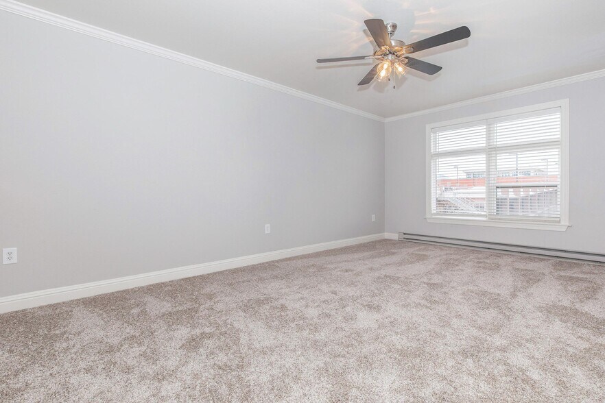 More Photos Of 1027 Washington Ave, Golden Apartments For Lease