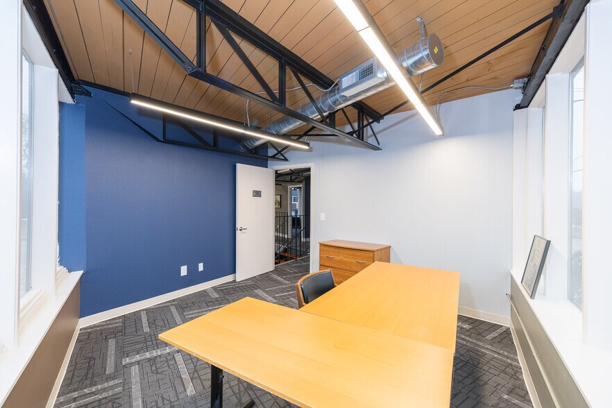 More Photos Of 8414 SW Barbur Blvd, Portland Office For Lease