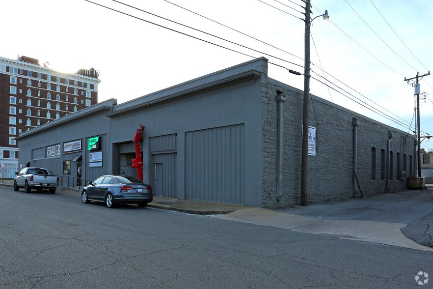 More Photos Of 432 Court St, Muskogee Warehouse For Lease