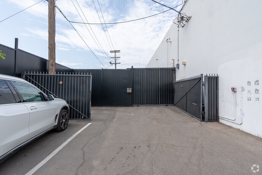 More Photos Of 9237 San Fernando Rd, Sun Valley Industrial For Sale