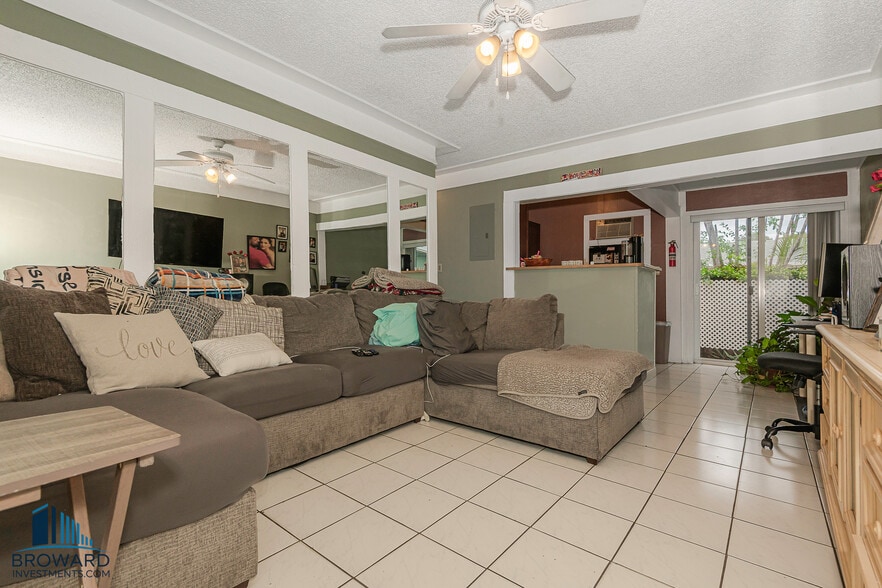 More Photos Of 255 SW 15th St, Dania Beach Apartments For Sale