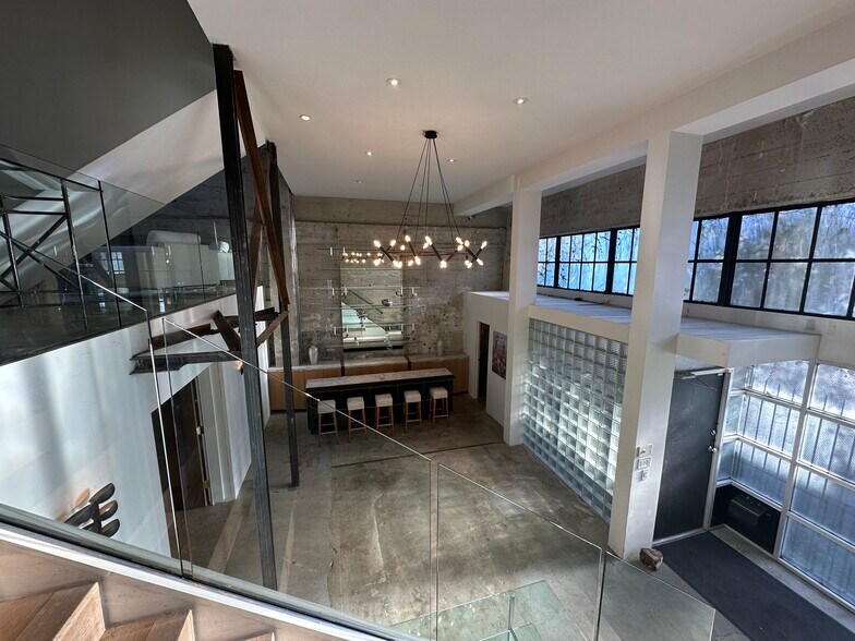 More Photos Of 30 Sheridan St, San Francisco Office For Sale