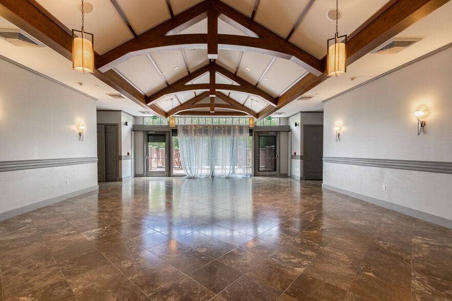 More Photos Of 3920 Gulf Fwy, Dickinson Lodge Meeting Hall For Sale