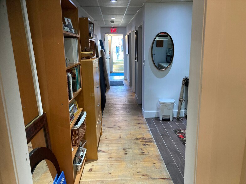More Photos Of 453 Brant St, Burlington Storefront Retail Residential For Sale
