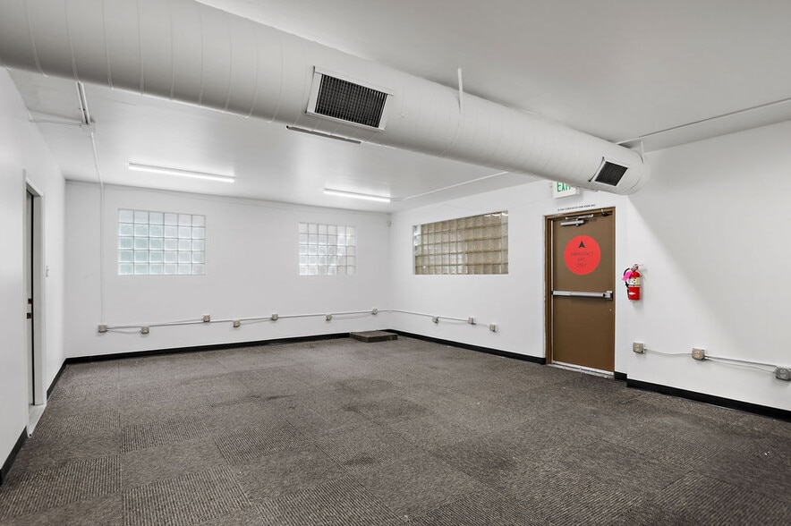 More Photos Of 220-222 W 2nd St, Pueblo Light Manufacturing For Lease