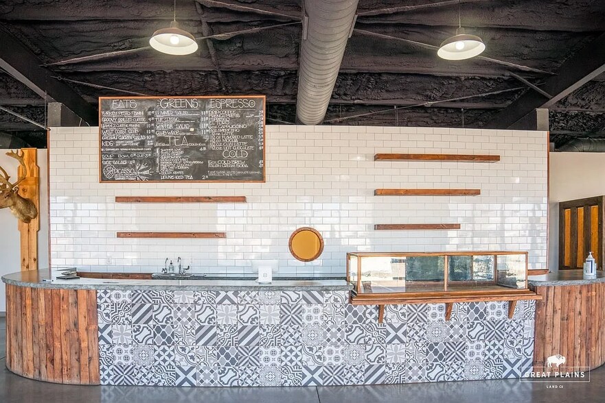 More Photos Of 204 S Broadway Ave, Hinton Storefront Retail Office For Sale