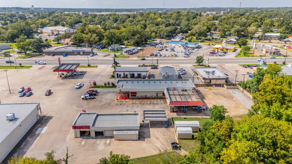 More Photos Of 311 S Timberland Dr, Lufkin Carwash For Sale