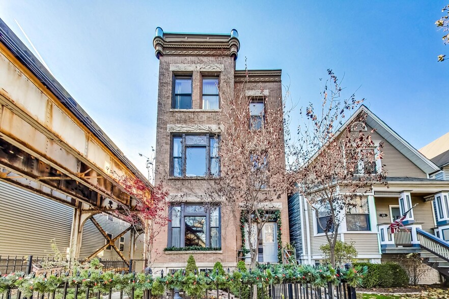 Primary Photo Of 3412 N Janssen Ave, Chicago Multifamily For Sale