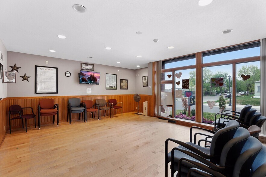 More Photos Of 800 N 42nd Ave, Minneapolis Medical For Lease