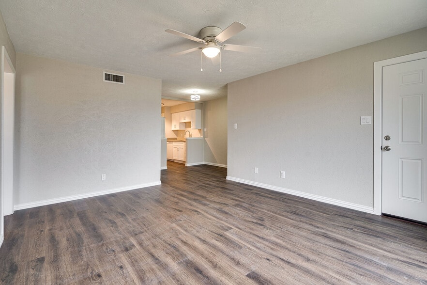 More Photos Of 608 Fallmeadow Ct, Denton Apartments For Sale