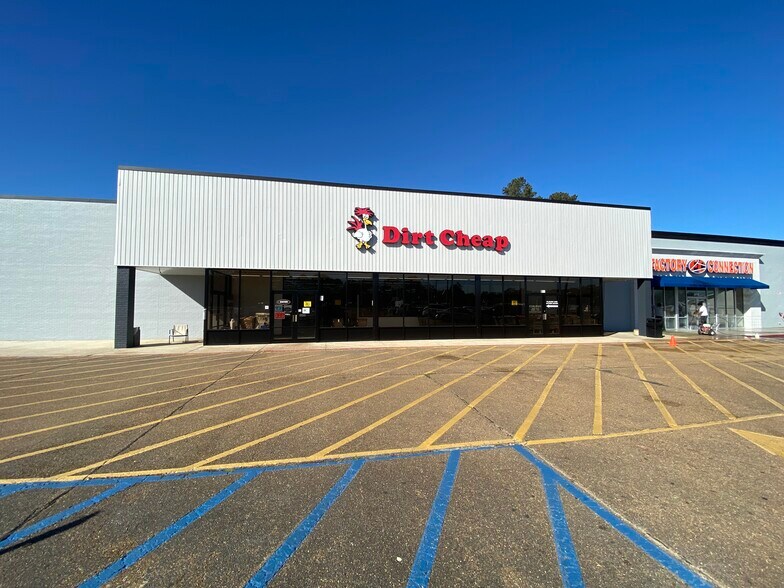 More Photos Of 921-939 Hwy 35 S, Forest Unknown For Sale