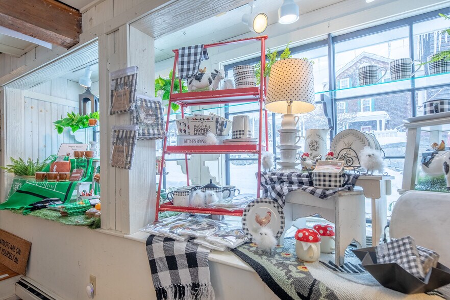 More Photos Of 16 West Main St, Wilmington General Retail For Sale