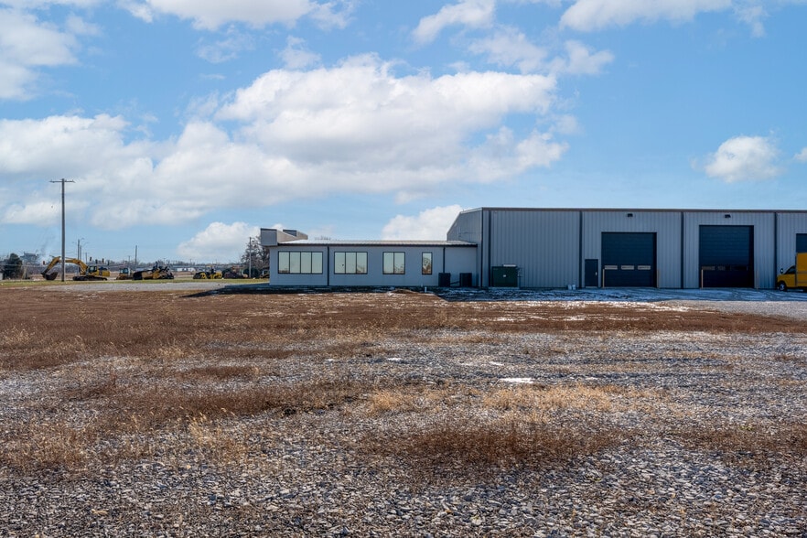 More Photos Of 22800 Highway H, Sedalia Manufacturing For Sale