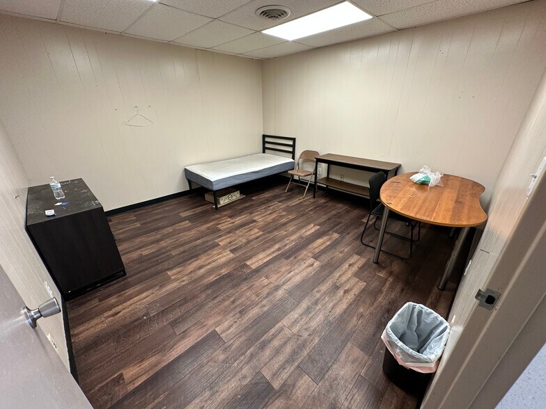 More Photos Of 2057 Commerce Dr, Midland Flex For Lease