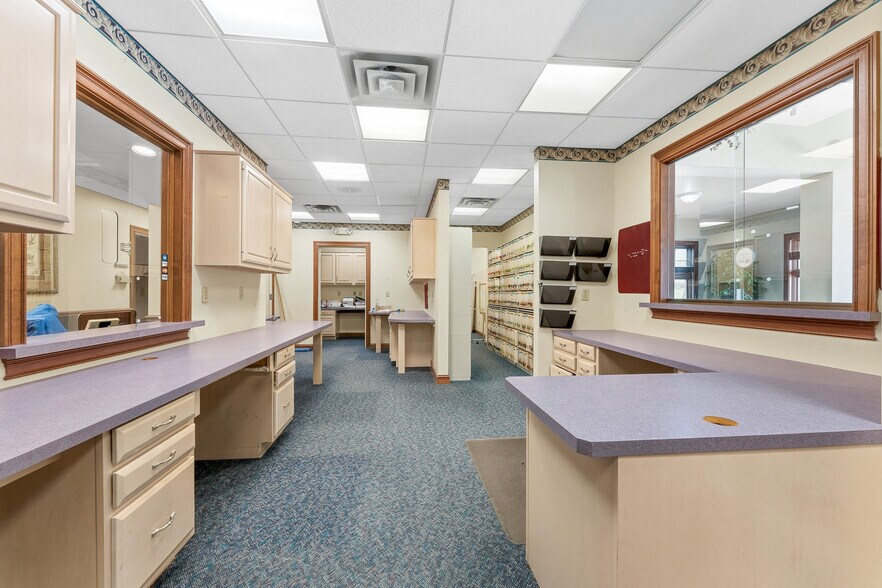 More Photos Of 1703 Locust Ave, Fairmont Medical For Sale