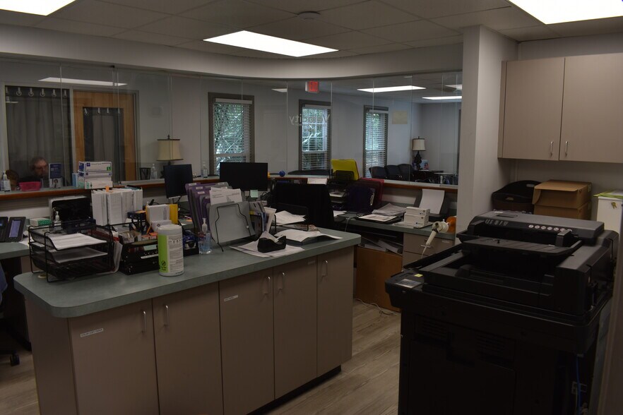 More Photos Of 340 Eisenhower Dr, Savannah Medical For Sale