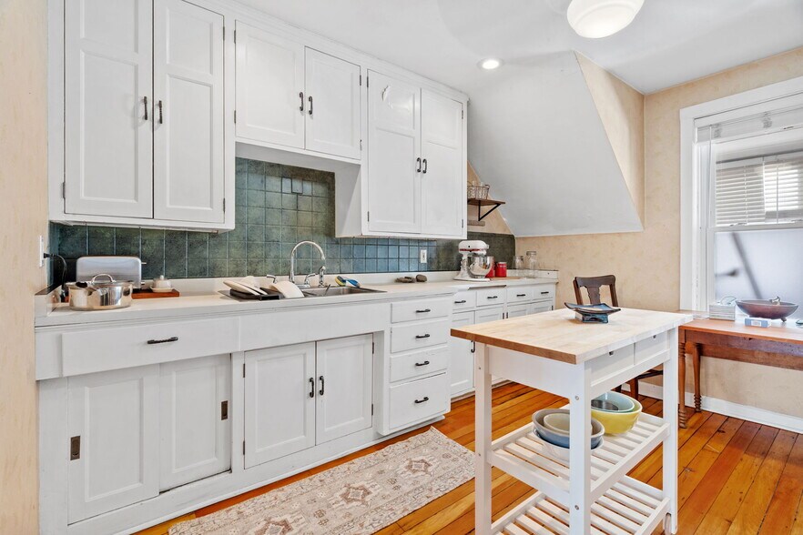 More Photos Of 1704 Jefferson St NE, Minneapolis Apartments For Sale