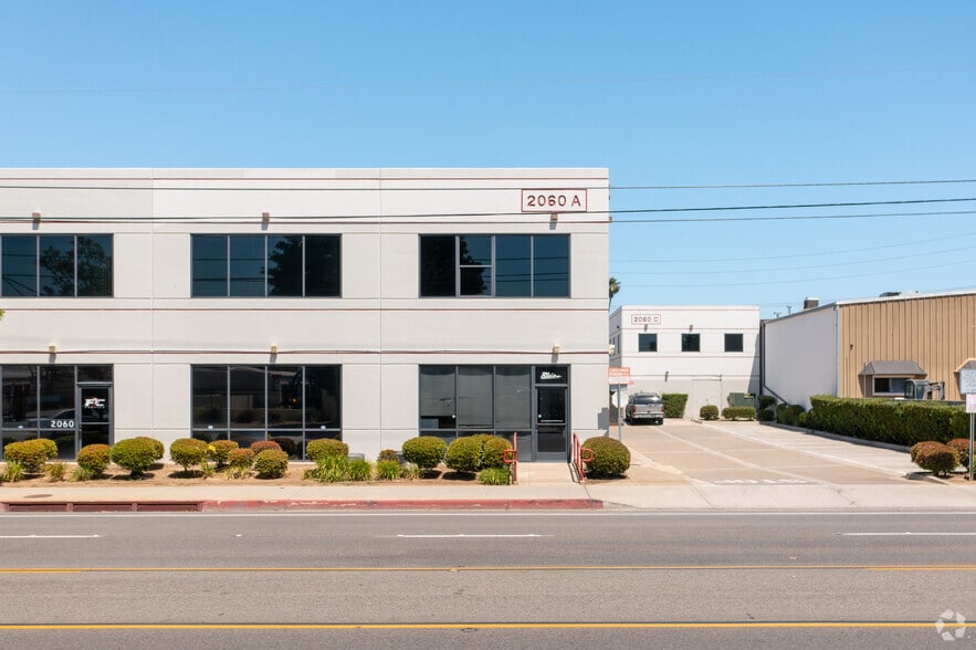 More Photos Of 2060-2060A Placentia Ave, Costa Mesa Flex For Lease