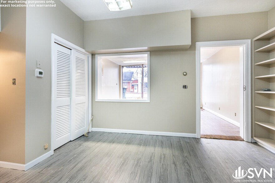 More Photos Of 1039 N Limestone, Lexington General Retail For Lease