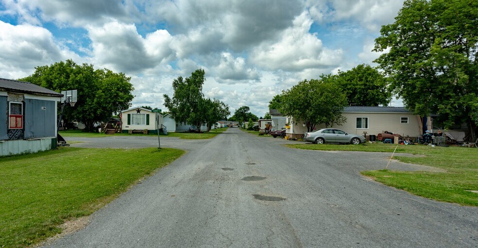 More Photos Of 50 Davis St, Presque Isle Manufactured Housing Mobile Home Park For Sale