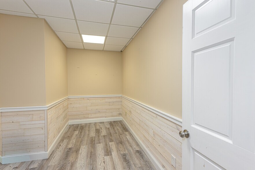 More Photos Of 657 Orange Center Rd, Orange Office For Sale