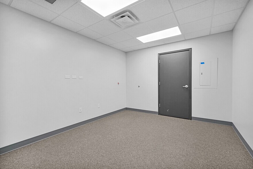 More Photos Of 1416 44th St SW, Wyoming Medical For Sale
