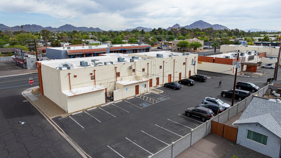 More Photos Of 2425 E Thomas Rd, Phoenix Office For Lease