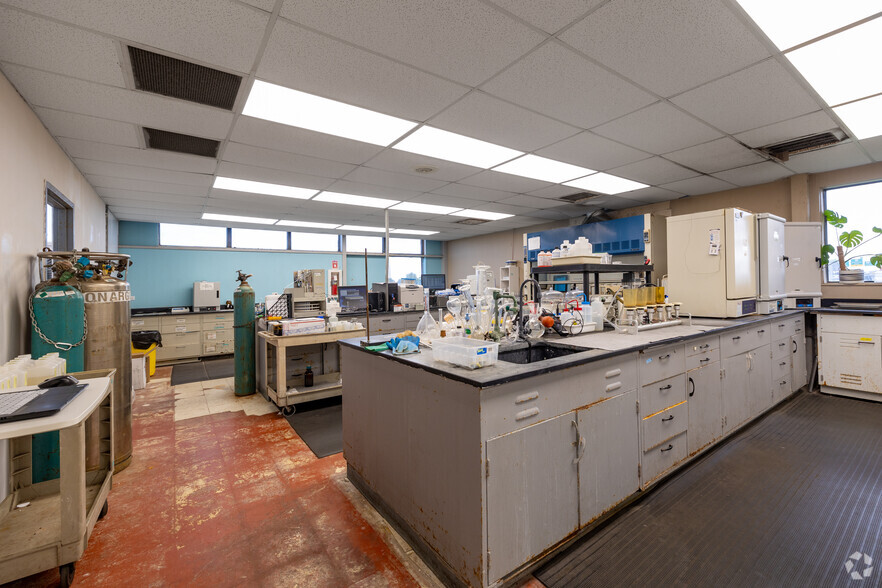 More Photos Of 1733 N Padre Island Dr, Corpus Christi Research And Development For Lease