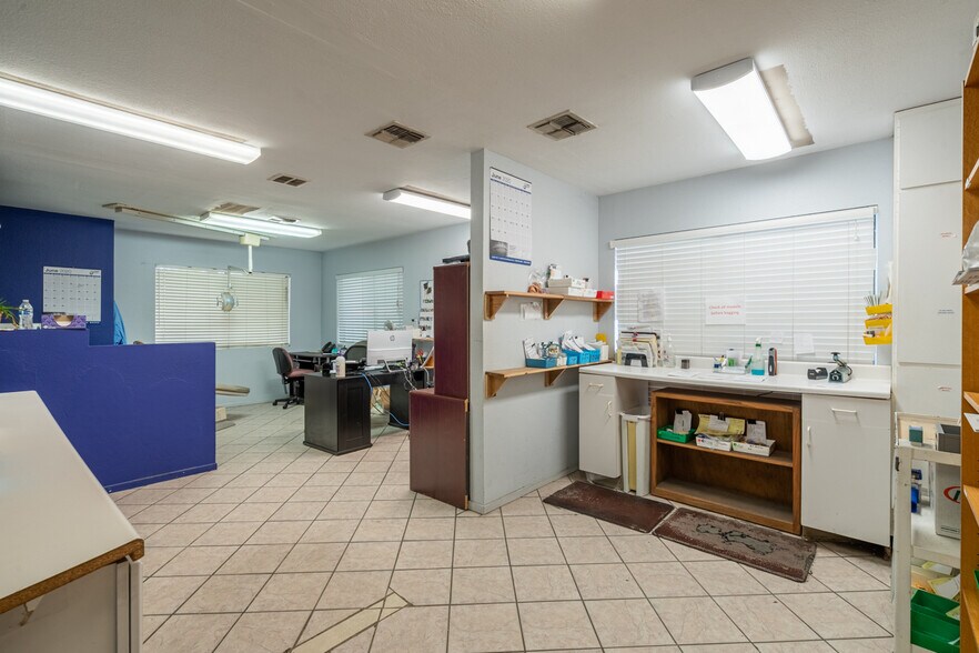 More Photos Of 899 E Grand Ave, Escondido Medical For Sale