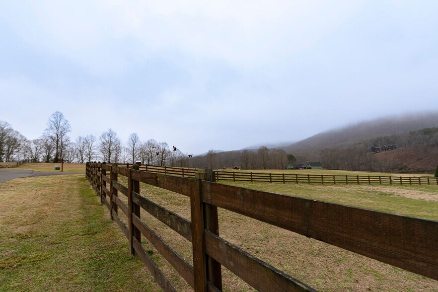 More Photos Of 201 Mountainside Pky, Ellijay Lodge Meeting Hall For Sale