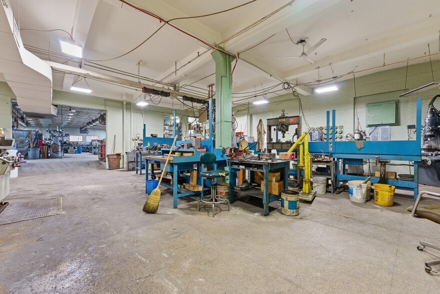 More Photos Of 330 Fuller Rd, Chicopee Distribution For Sale