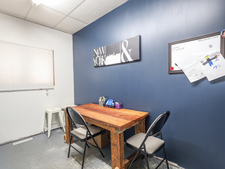 More Photos Of 5010 50 st, Stettler General Retail For Sale