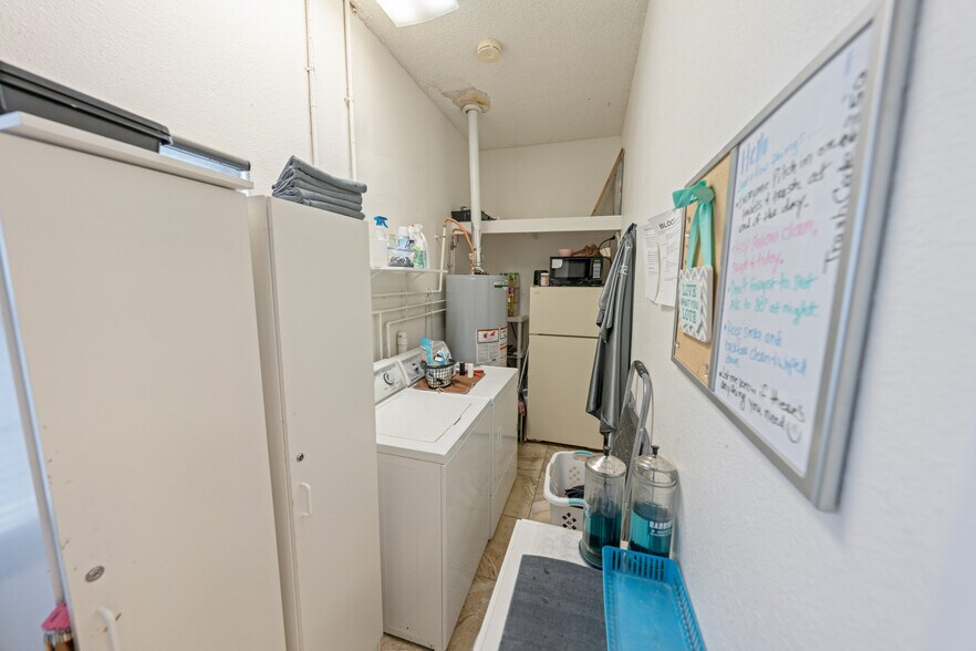 More Photos Of 2126 McCulloch Blvd N, Lake Havasu City Storefront Retail Office For Lease