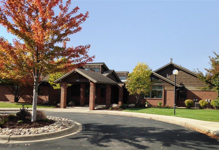 More Photos Of 8401 Seasons Pky, Woodbury Medical For Lease