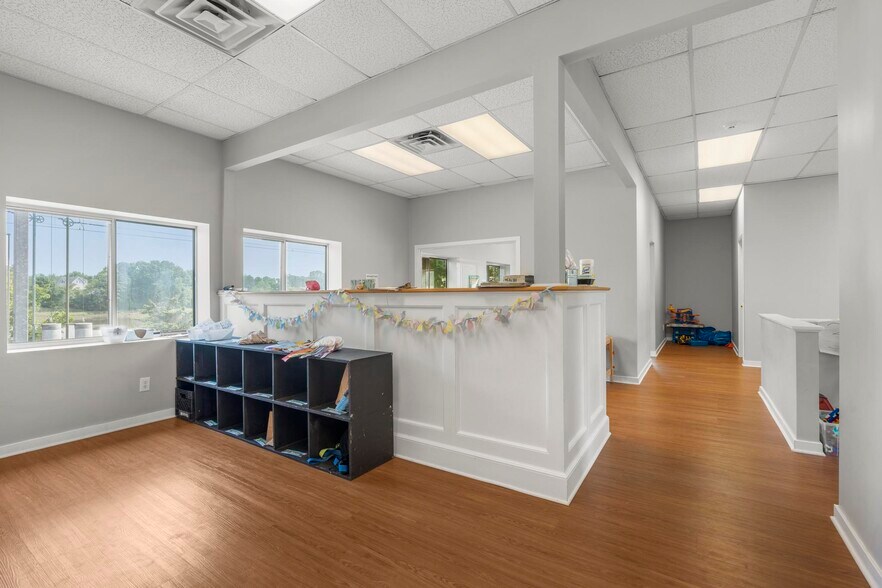 More Photos Of 151 Meadow St, Branford Storefront Retail Office For Lease