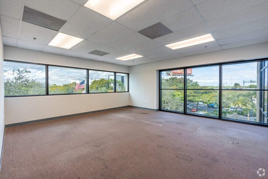 More Photos Of 10720 Caribbean Blvd, Cutler Bay Medical For Lease