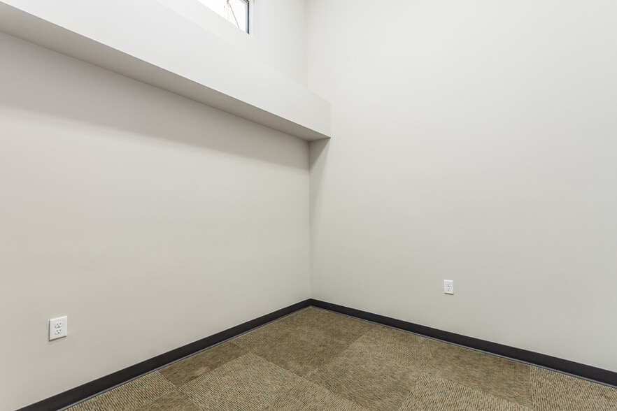 More Photos Of 1251 W Broad St, Columbus Storefront Retail Office For Sale