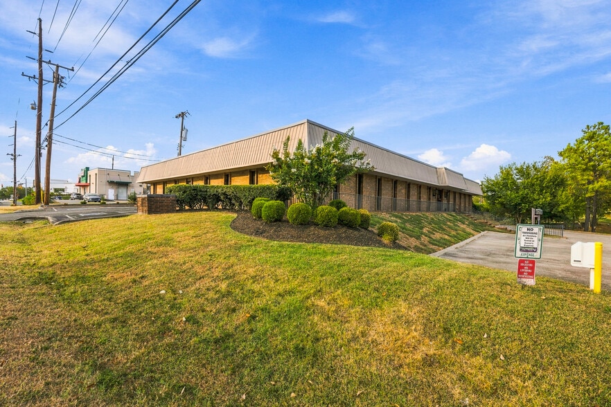 More Photos Of 85 Cude Ln, Madison Office For Lease