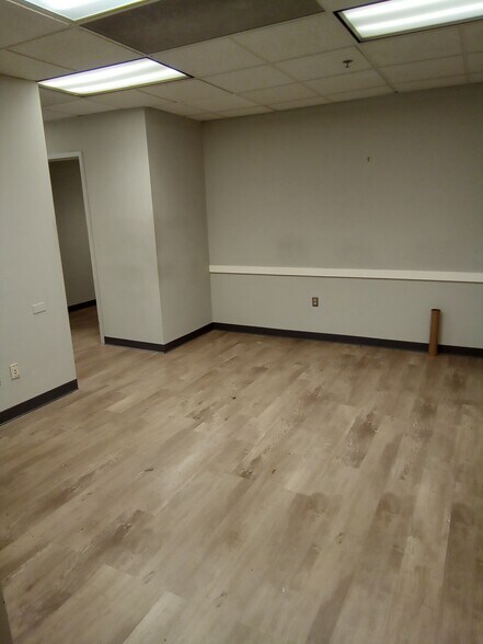 More Photos Of 15 Matthews St, Goshen Office For Sale