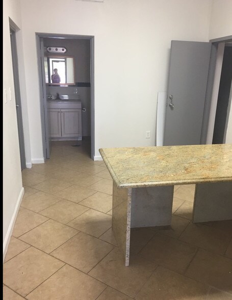 More Photos Of 12433 66th St N, Largo Storefront Retail Office For Sale