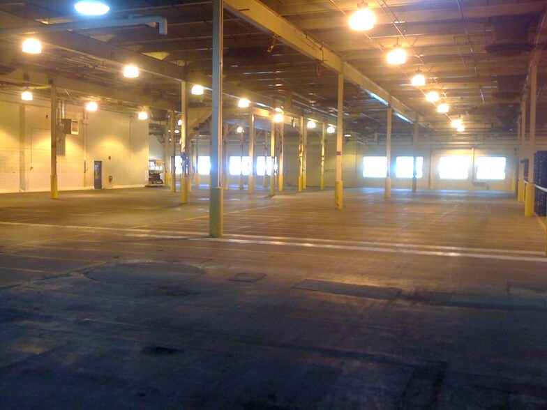 Primary Photo Of 1551 E Willow St, Kankakee Warehouse For Lease