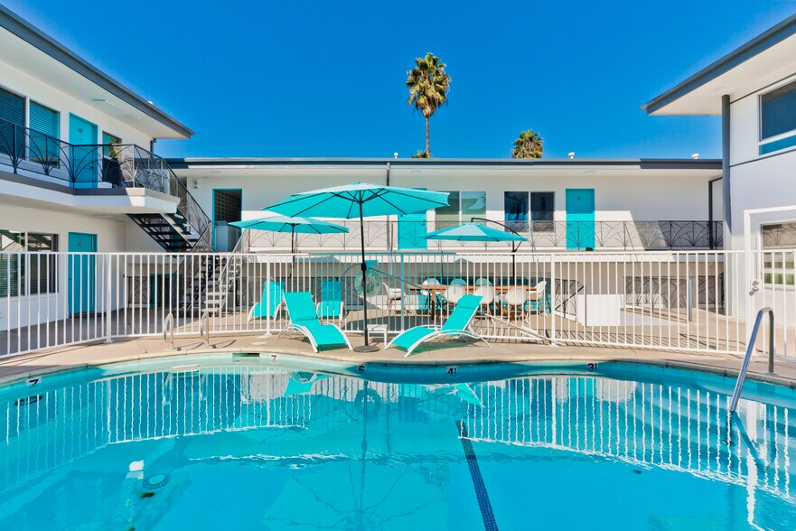 More Photos Of 5005 August St, Los Angeles Apartments For Sale
