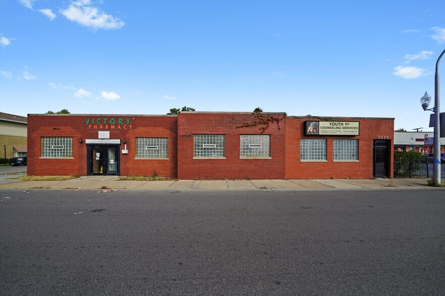 Primary Photo Of 2024 W 79th St, Chicago Medical For Sale