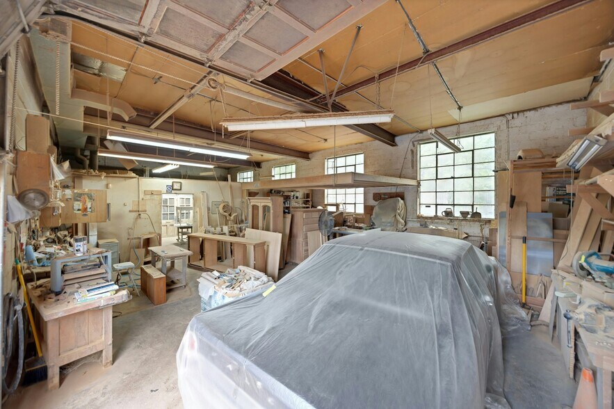 More Photos Of 18 McDermott Pl, Bergenfield Industrial For Sale
