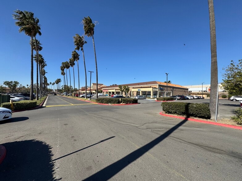 More Photos Of 2401-2455 S Vineyard Ave, Ontario Storefront For Lease