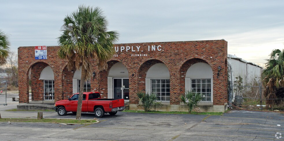 More Photos Of 13100 Chef Menteur Hwy, New Orleans General Retail For Sale